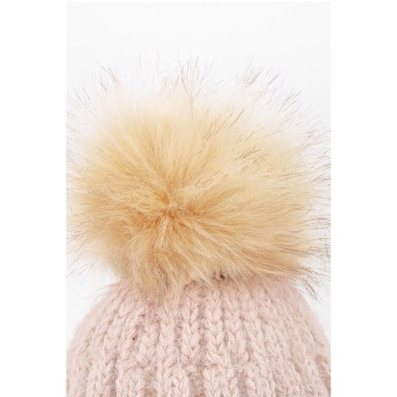 NWT So Soft Blush Knit Hat With Fur Pom-Pom - Picture 4 of 5